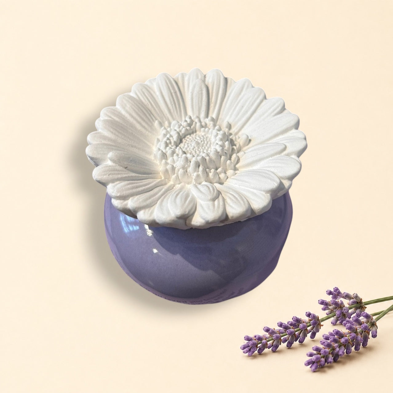 Daisy porcelain diffuser