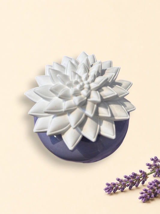 Chrysanthemum porcelain diffuser